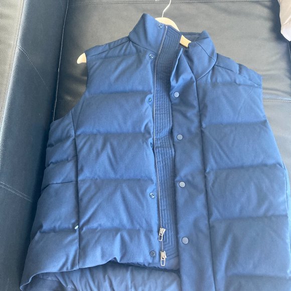 x2 lululemon Wunder Puff Vest Tech Canvas (BOTH $180) - Picture 2 of 2